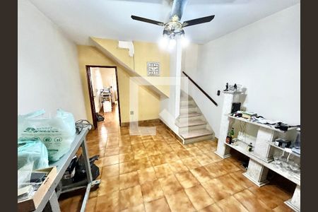 Casa à venda com 2 quartos, 116m² em Jardim das Laranjeiras, São Paulo