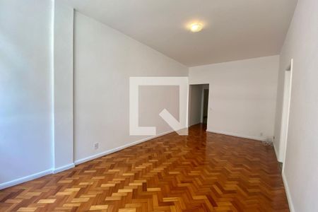 Sala de apartamento para alugar com 2 quartos, 80m² em Urca, Rio de Janeiro