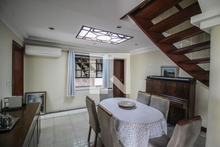 Sala de casa de condomínio para alugar com 4 quartos, 199m² em Centro, Nova Iguaçu