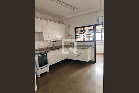 Apartamento para alugar com 3 quartos, 270m² em Vila Jacuí, São Paulo