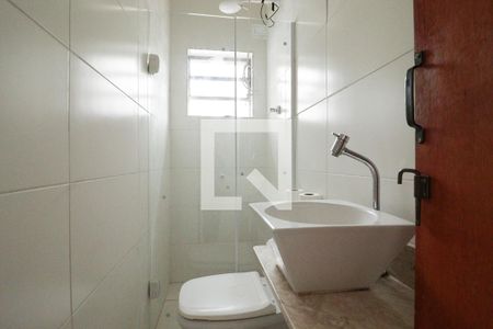 Banheiro da Suíte de casa para alugar com 2 quartos, 116m² em Santa Teresinha, São Paulo