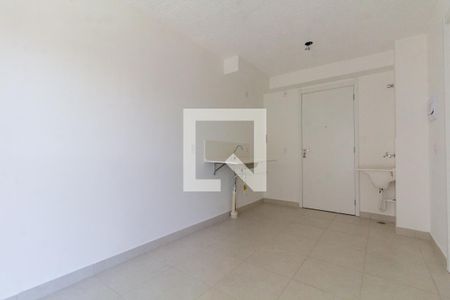 Sala, Cozinha e área de serviço de apartamento para alugar com 1 quarto, 27m² em Guaiauna, São Paulo