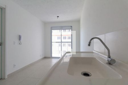 Sala, Cozinha e área de serviço de apartamento para alugar com 1 quarto, 27m² em Guaiauna, São Paulo