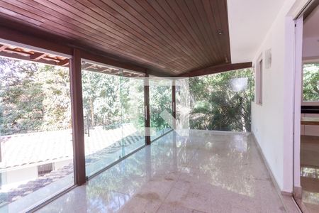 varanda sala de casa de condomínio à venda com 3 quartos, 2160m² em Passárgada, Nova Lima