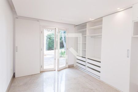 quarto 1 de casa de condomínio à venda com 3 quartos, 2160m² em Passárgada, Nova Lima