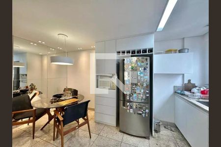 Apartamento à venda com 2 quartos, 90m² em Savassi, Belo Horizonte