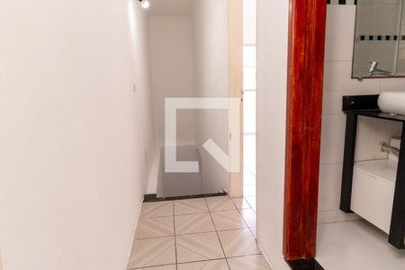 Escada de acesso dos quartos de casa à venda com 3 quartos, 170m² em Vila Industrial, São Paulo