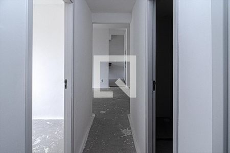 corredor para os cômodos_2 de apartamento à venda com 3 quartos, 60m² em Vila Vermelha, São Paulo