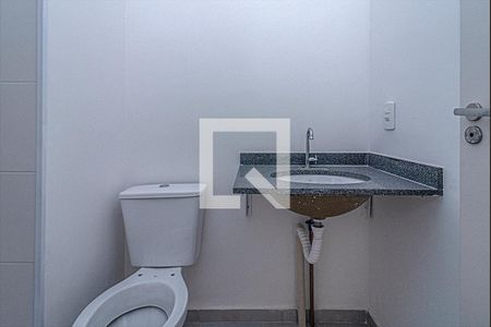 banheiro social_2 de apartamento à venda com 3 quartos, 60m² em Vila Vermelha, São Paulo