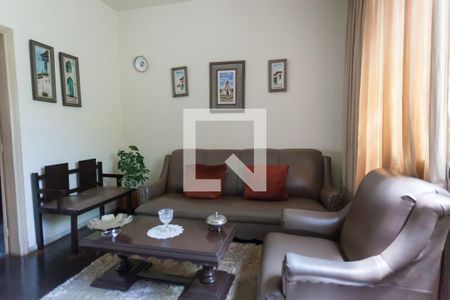 sala de casa à venda com 3 quartos, 147m² em Floresta, Belo Horizonte