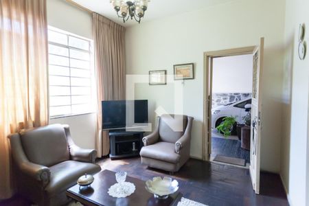 sala de casa à venda com 3 quartos, 147m² em Floresta, Belo Horizonte