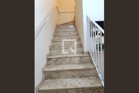 Acesso pavimento superior de casa à venda com 4 quartos, 185m² em Pompeia, São Paulo