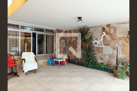 Garagem de casa à venda com 4 quartos, 185m² em Pompeia, São Paulo