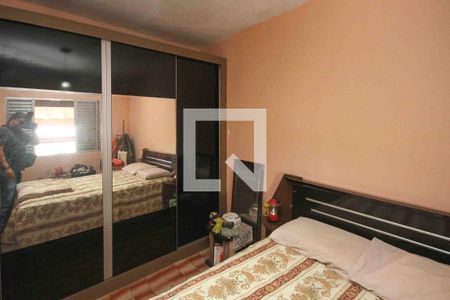 Quarto de casa à venda com 4 quartos, 192m² em Jardim Ivone, São Paulo