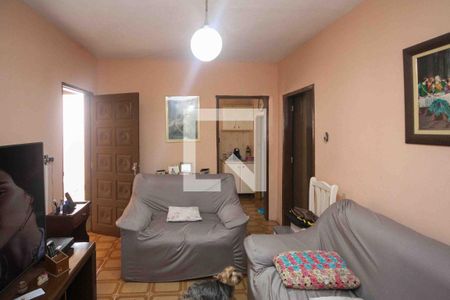 Sala de casa à venda com 4 quartos, 192m² em Jardim Ivone, São Paulo