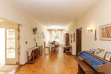 Sala de casa para alugar com 4 quartos, 370m² em Vila Elvira, São Paulo