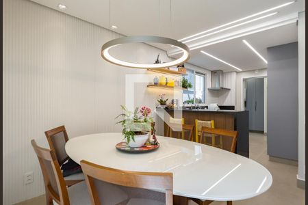 Sala de casa de condomínio à venda com 4 quartos, 175m² em Jardim Monte Kemel, São Paulo