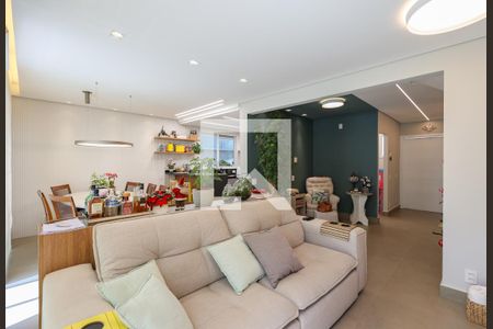 Sala de casa de condomínio à venda com 4 quartos, 175m² em Jardim Monte Kemel, São Paulo