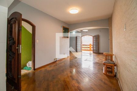 Sala de casa para alugar com 3 quartos, 300m² em Parque Santa Madalena, São Paulo