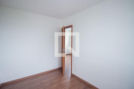 Quarto 1 de apartamento para alugar com 2 quartos, 58m² em Cabral, Contagem