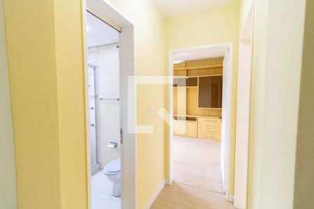 Corredor de apartamento à venda com 2 quartos, 60m² em Vila Conceição, Porto Alegre