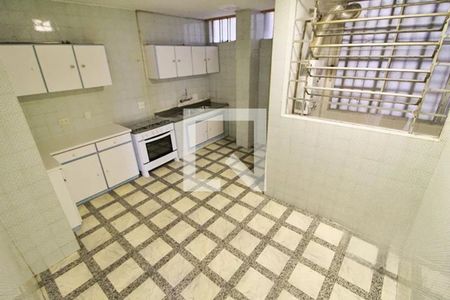 Apartamento para alugar com 3 quartos, 208m² em Centro, Curitiba