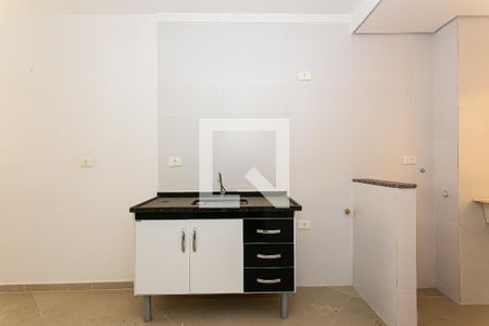 Cozinha de apartamento para alugar com 1 quarto, 39m² em Vila Granada, São Paulo