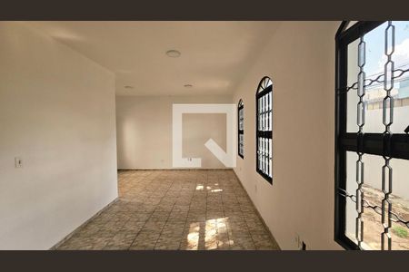 Casa à venda com 3 quartos, 250m² em Jardim do Lago, Jundiaí