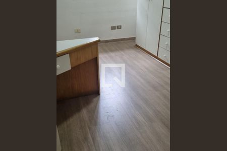 Casa para alugar com 5 quartos, 300m² em Alphaville, São Paulo