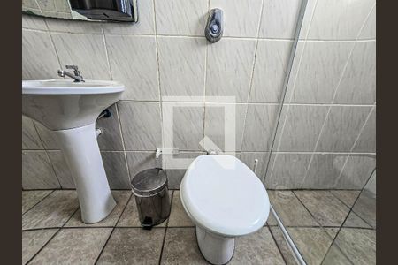 Banheiro de apartamento para alugar com 1 quarto, 98m² em Aparecida, Santos