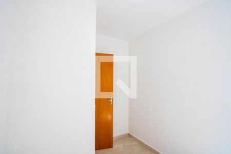 Quarto 2 de apartamento para alugar com 2 quartos, 82m² em Vila Linda, Santo André