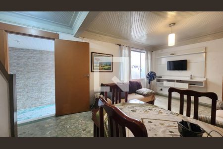 Sala de casa para alugar com 6 quartos, 223m² em Vila Matias, Santos