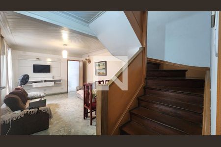 Sala de casa para alugar com 6 quartos, 223m² em Vila Matias, Santos