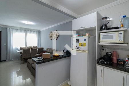 Sala e Cozinha de casa de condomínio à venda com 3 quartos, 71m² em Vila Carmosina, São Paulo
