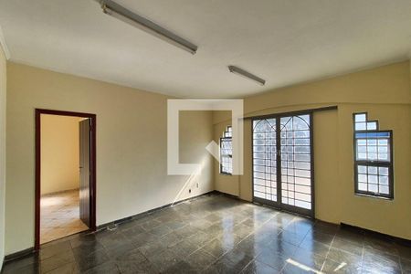 Sala de TV de casa à venda com 4 quartos, 180m² em Vila Joao Jorge, Campinas