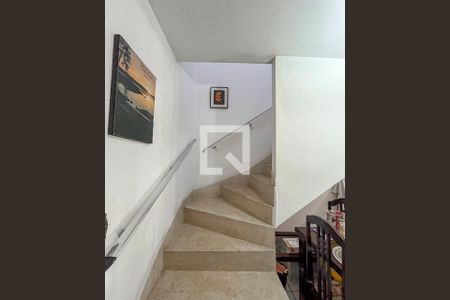 Escada de casa para alugar com 3 quartos, 92m² em Sacomã, São Paulo