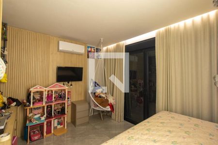 Quarto 1 Suíte de casa de condomínio para alugar com 2 quartos, 215m² em Pinheirinho, Curitiba