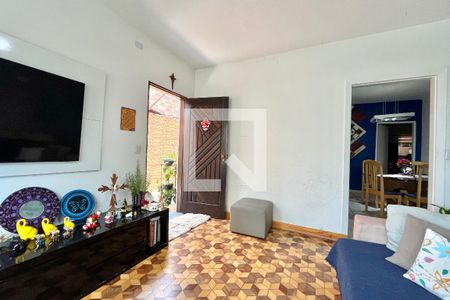 Sala de casa à venda com 3 quartos, 286m² em Jardim Itacolomi, São Paulo