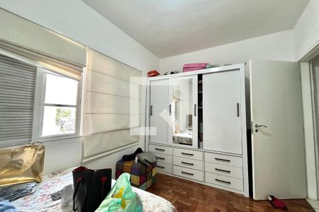 Quarto 2 de casa à venda com 3 quartos, 286m² em Jardim Itacolomi, São Paulo
