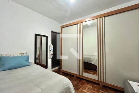 Quarto 3 de casa à venda com 3 quartos, 286m² em Jardim Itacolomi, São Paulo