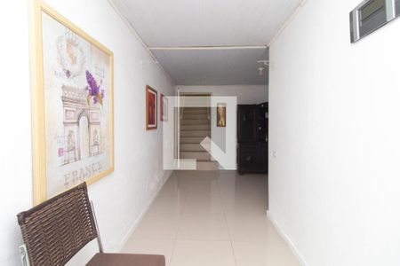 Sala de casa à venda com 4 quartos, 300m² em Vila Nova, Porto Alegre