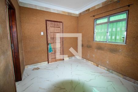 Casa à venda com 4 quartos, 220m² em Rocha Miranda, Rio de Janeiro