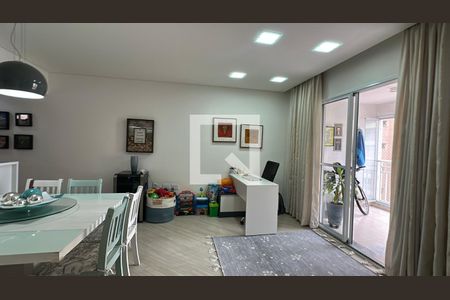 Sala de apartamento para alugar com 2 quartos, 85m² em Jardim Tupanci, Barueri