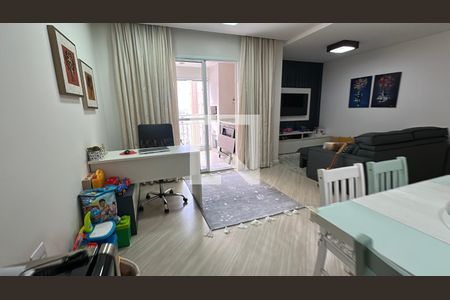 Sala de apartamento para alugar com 2 quartos, 85m² em Jardim Tupanci, Barueri