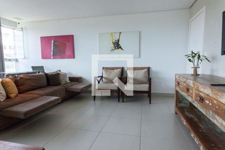 Sala de TV de apartamento à venda com 3 quartos, 120m² em Vale do Sereno, Nova Lima