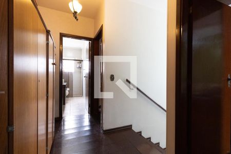 Corredor de casa à venda com 4 quartos, 232m² em Vila Vermelha, São Paulo