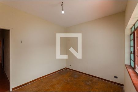 Sala de casa à venda com 4 quartos, 225m² em Vila Cruz das Almas, São Paulo