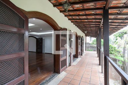 Varanda de casa para alugar com 5 quartos, 487m² em São Luiz, Belo Horizonte