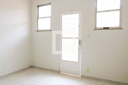 Sala de casa de condomínio à venda com 2 quartos, 60m² em Piedade, Rio de Janeiro