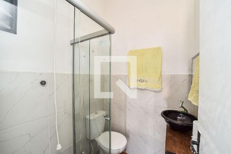 Banheiro de kitnet/studio para alugar com 1 quarto, 18m² em Sarandi, Porto Alegre